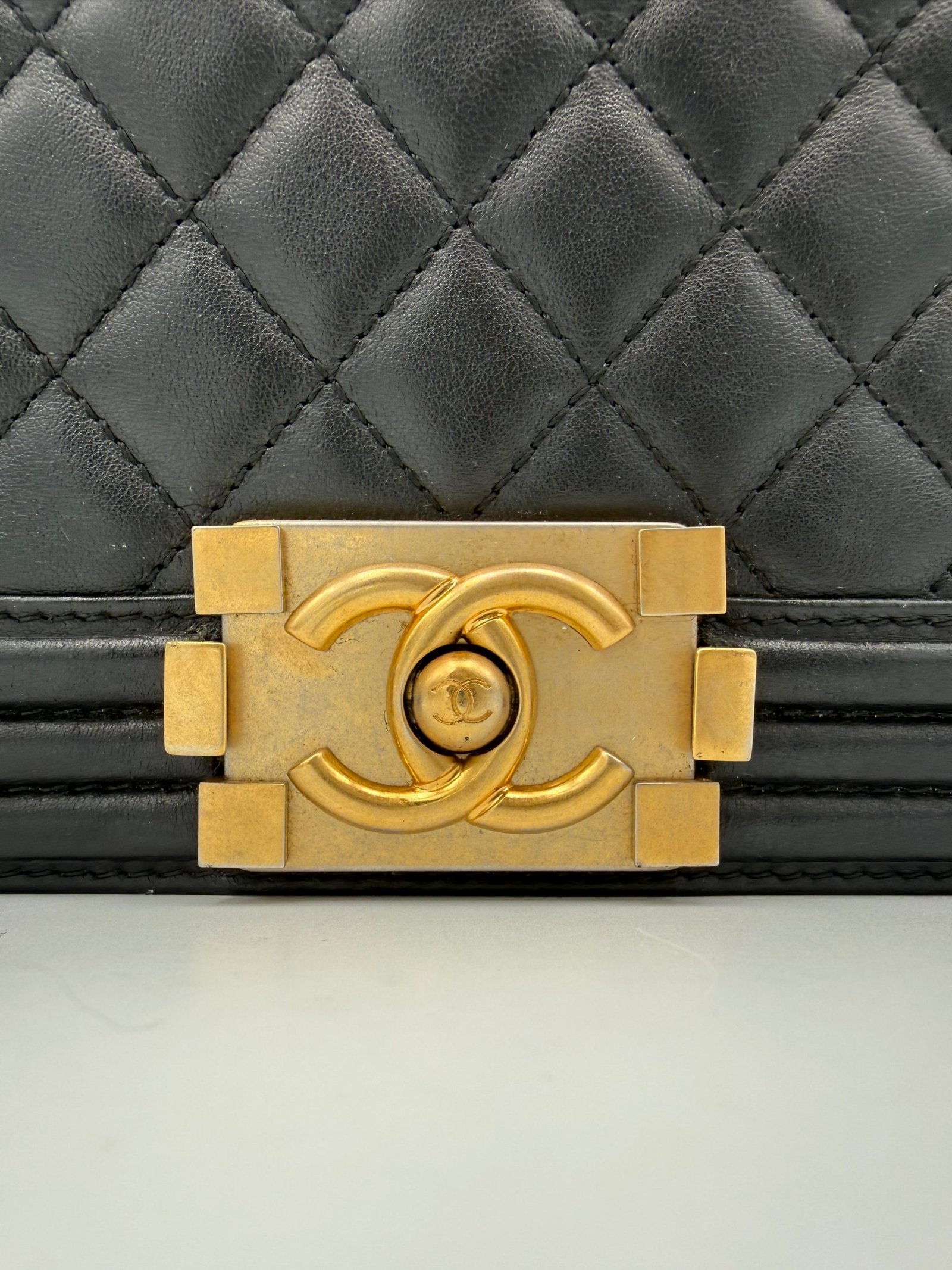 CHANEL BOY Large Handbag - Image 2