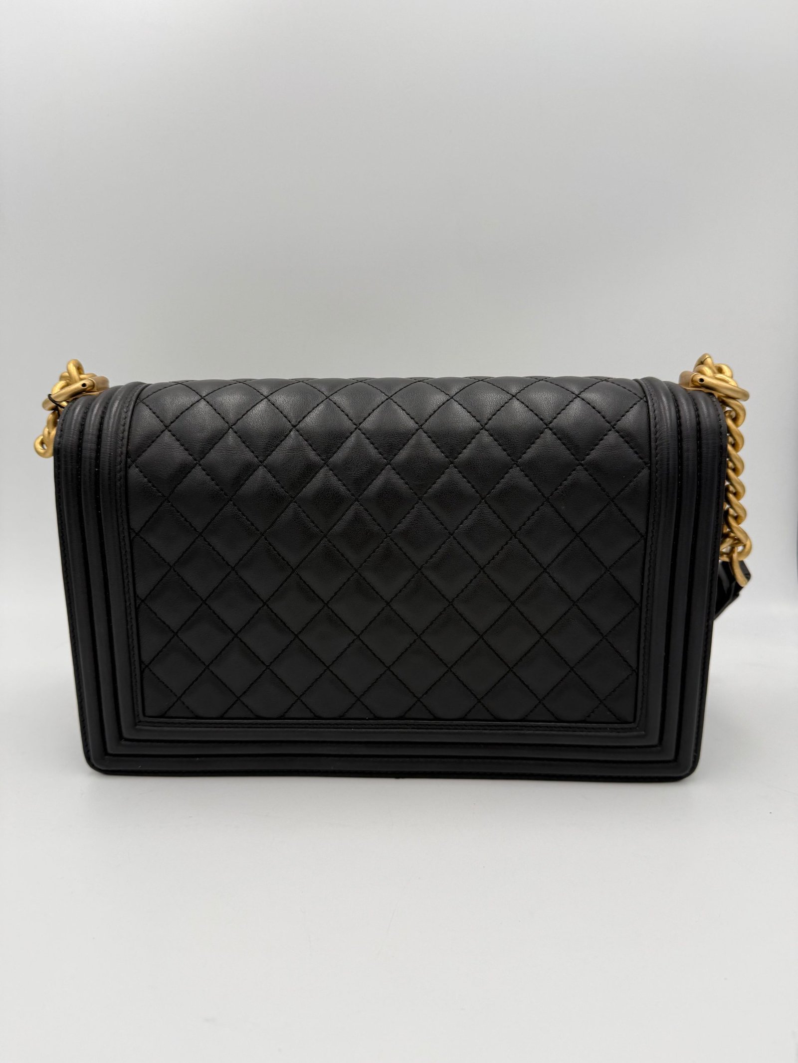 CHANEL BOY Large Handbag - Image 3