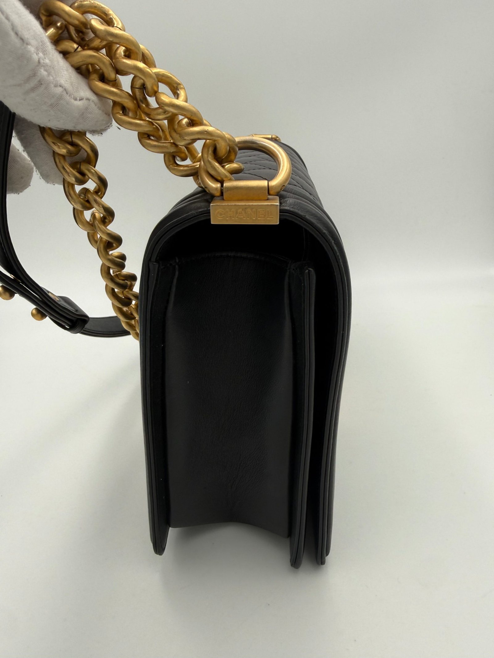 CHANEL BOY Large Handbag - Image 4