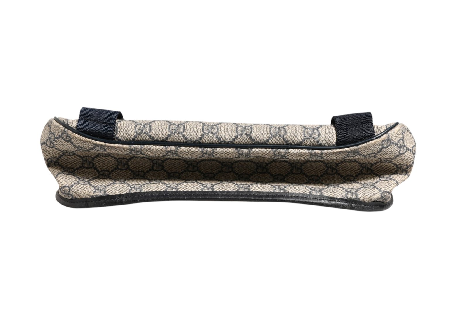 Gucci GG Supreme Messenger Bag - Image 4