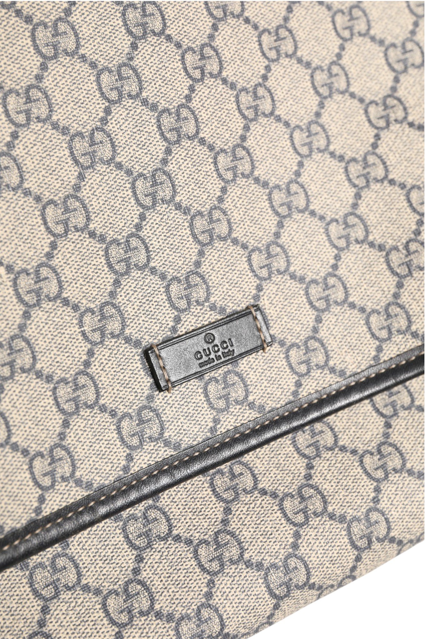 Gucci GG Supreme Messenger Bag - Image 5